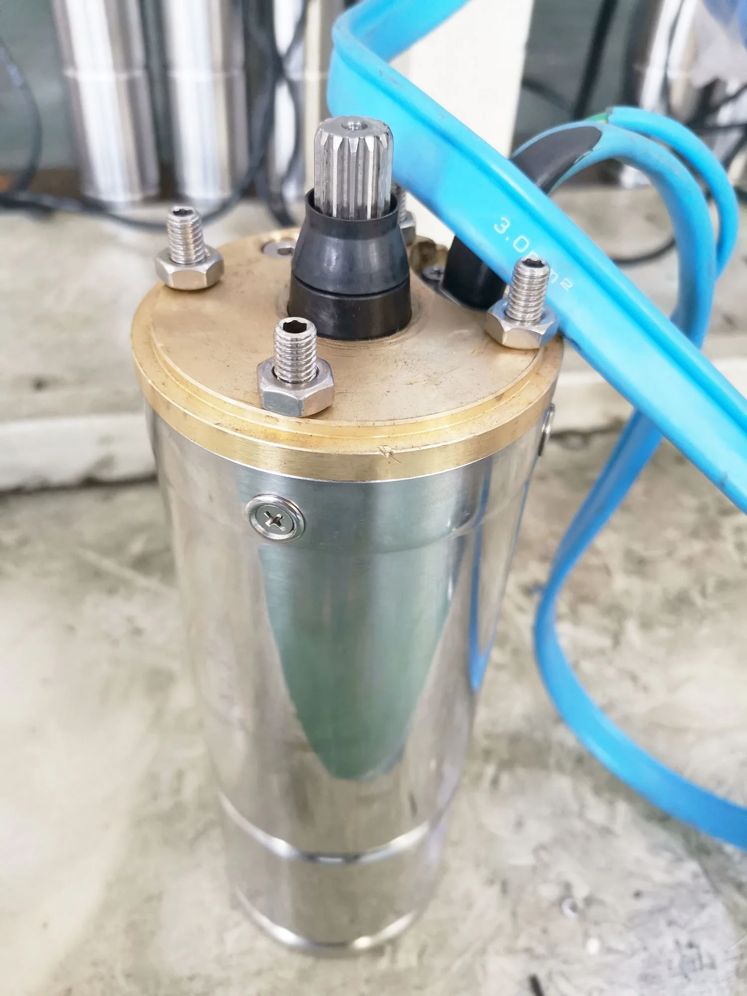 4-дюймовый 48 В многоступенчатый Солнечный погружной насос из нержавеющей стали постоянного тока с контроллером MPPT