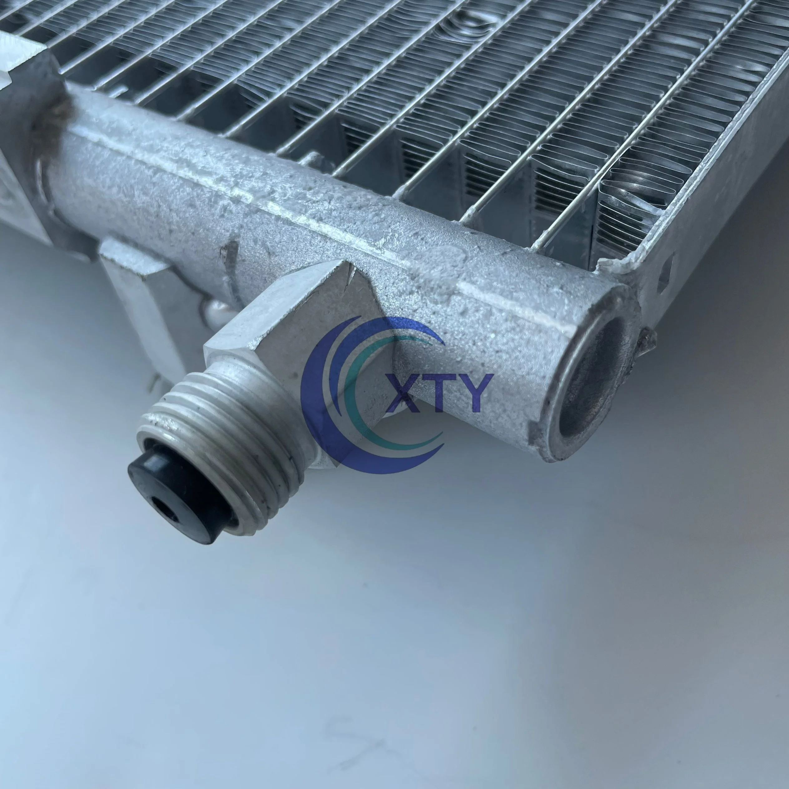 XTY Replacement Parts - High Quality Condenser for Carrier Transicold