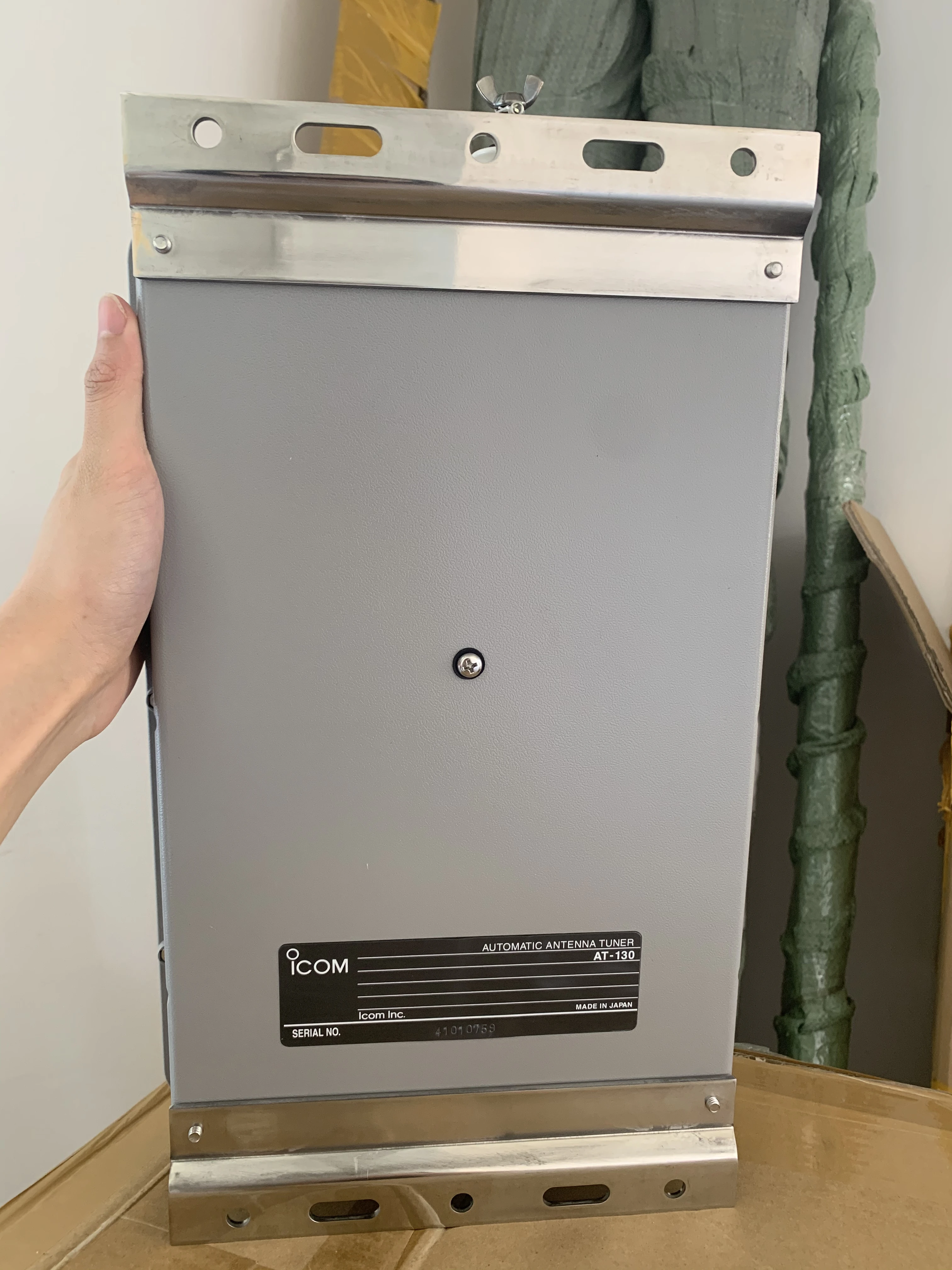 Alibaba.com: ICOM AT130 Antenna Tuner, Frequency Range 1.6~30 MHz