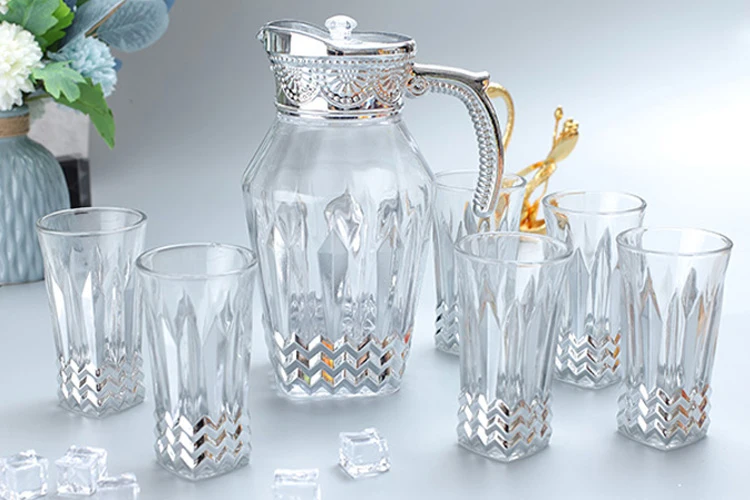 Usine de gros 7 pcs haute cruche d'eau en verre gaufré blanc