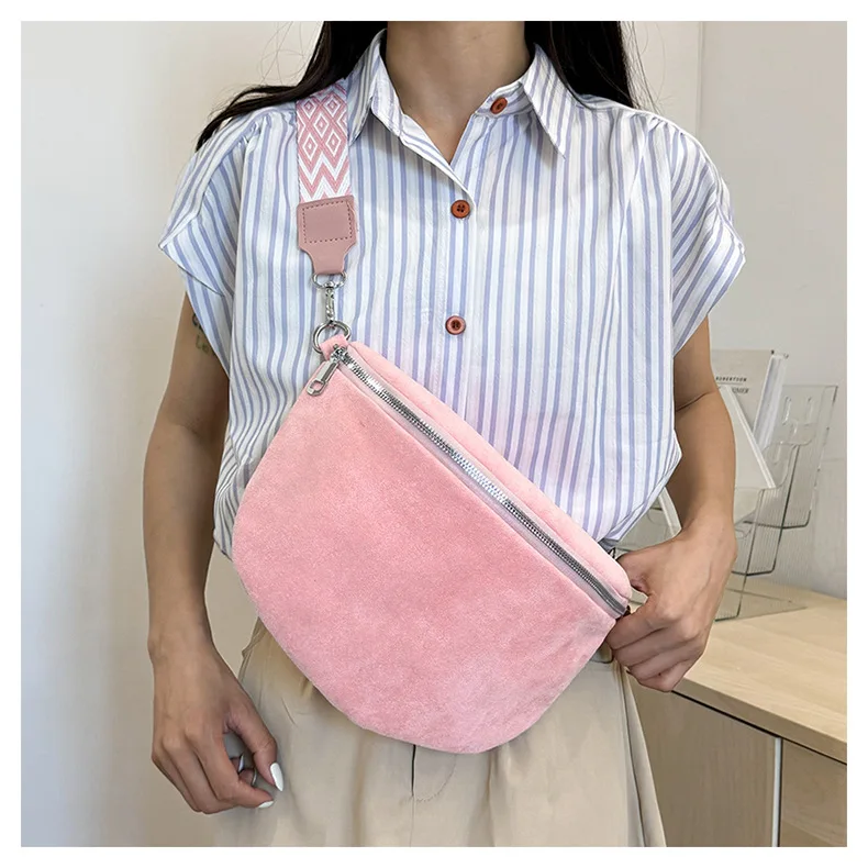韓国商品/TREEMINGBIRD Maxi Stud Shoulder Bag Shop Textured Shoulder Bag with Zip Closure Online | Max Qatar