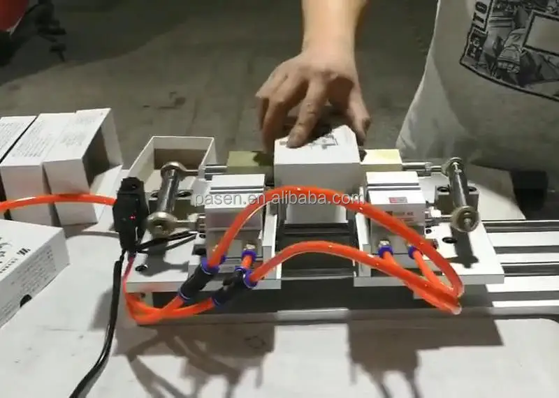Semiautomatic Cardboard Box Thumb Hole Making Machine