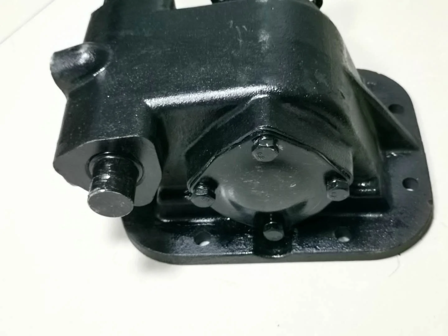 Alibaba.com: NISSAN UD CW520 CWA260 12T PTO supplier, heavy-duty truck ...