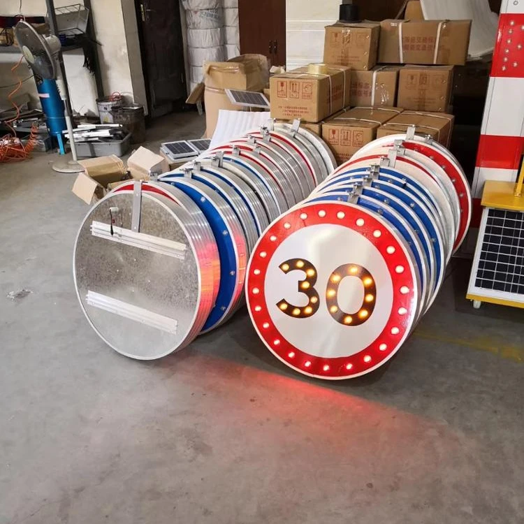 
 Дизайнерский СВЕТОДИОДНЫЙ дорожный знак на солнечной батарее  