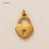 Amuleto de candado de amor dorado