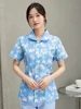 เสื้อแขนสั้นคอตุ๊กตาบล็อกดอกไม้