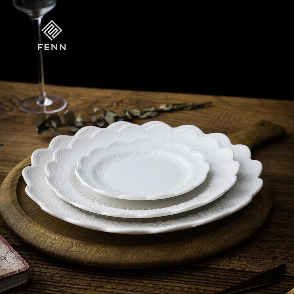 New fashion 5.5/8/10 inch white porcelain dishes plates customizable embossed shallow dish ceramic dinner plate for hotel