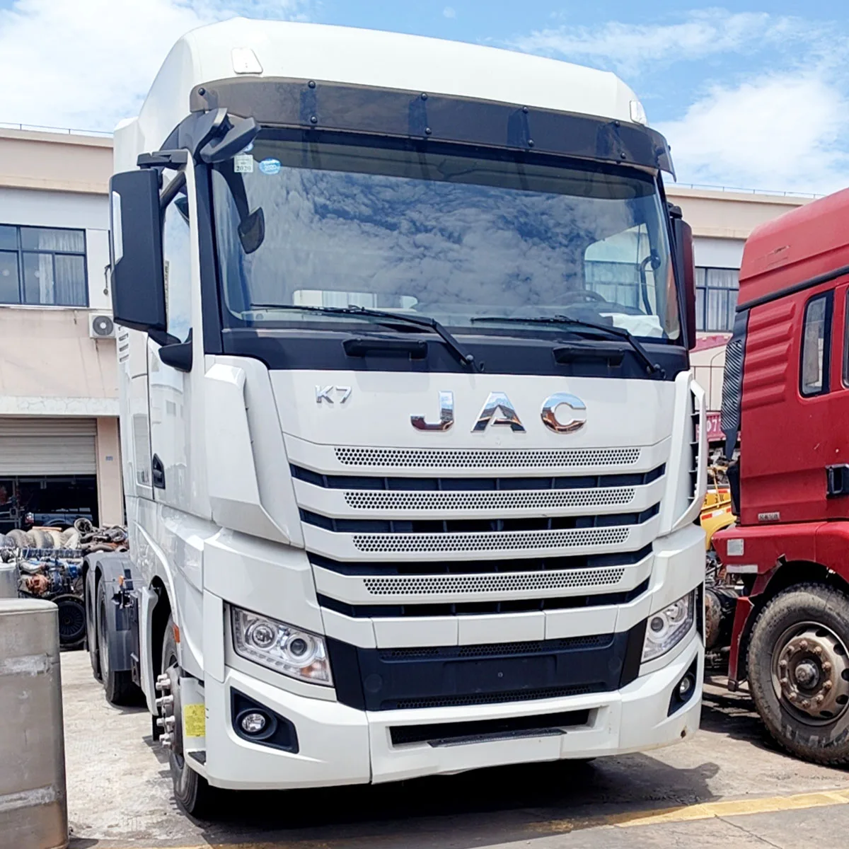 JAC K7 Tractor Trailer Head - High-Power Heavy-Duty Truck