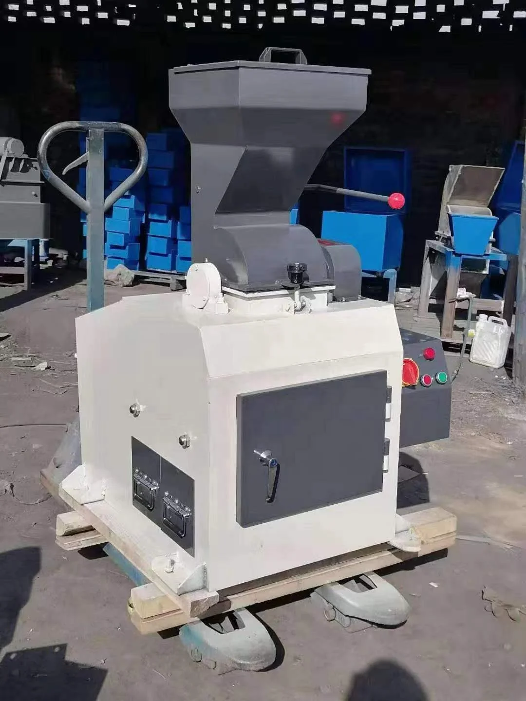 New Design Small Sealed Type Lab Using Small Stone Glass Hammer Crusher Coal Hammer Mill for Sale