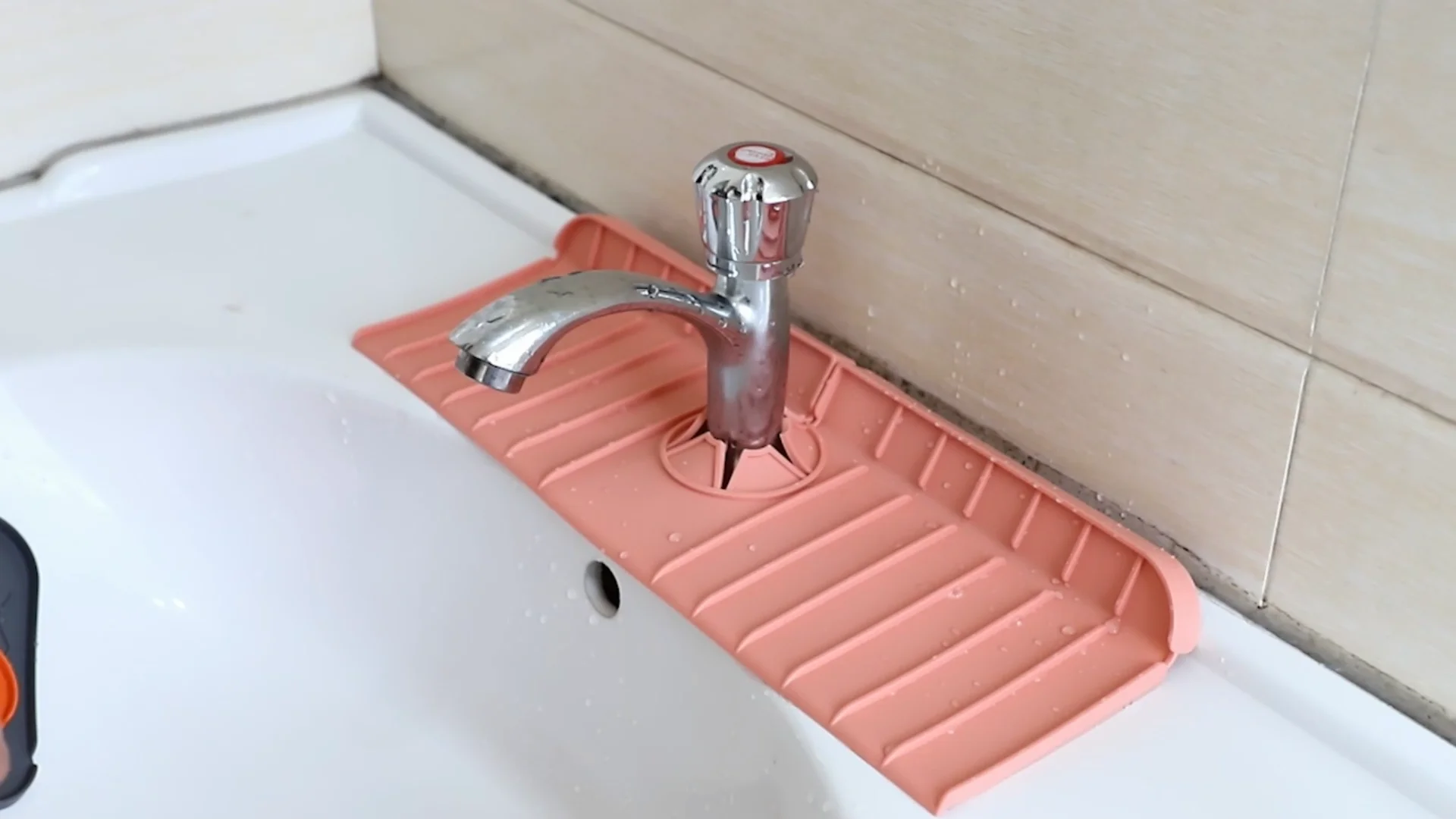 Kitchen Foldable Water Catcher Sink Splash Guard Faucet Silicone Sink