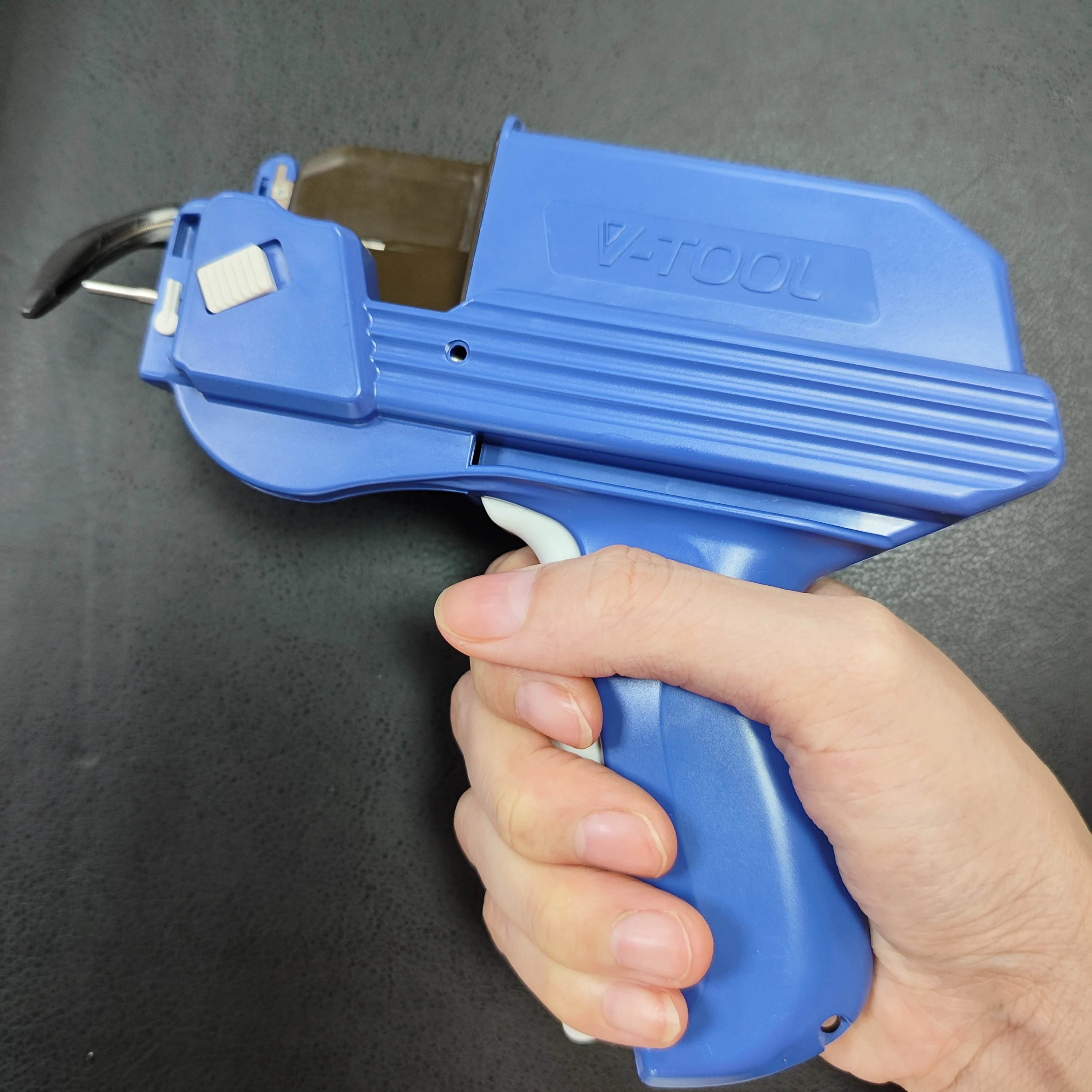 Tools Taging New Trend V-Tool Tagging Gun for Apparel - Eco-Friendly Fastening ...