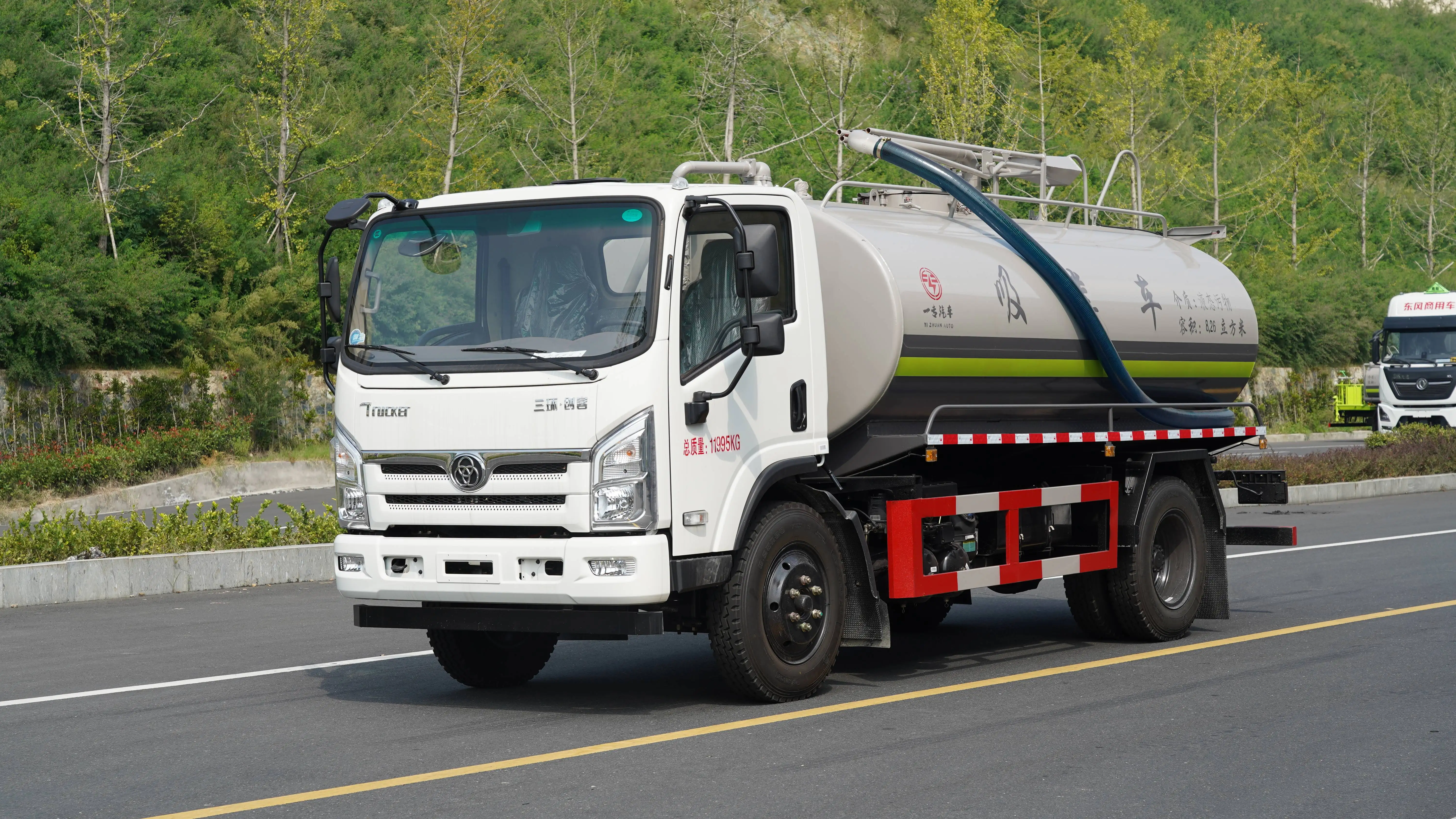 Factory Direct Sales Can Customize the Configuration of Suction Trucks and Sewage Collection Trucks