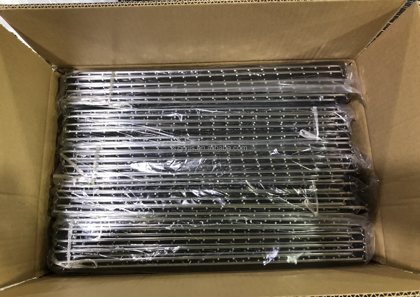 thumbnail image 2 of Wire Mesh Hanging Basket Shelf With Divider For Grocery Store Supermarket Gondola Shelf - Wire Shelving, Perforated Back Panel 2 of 11