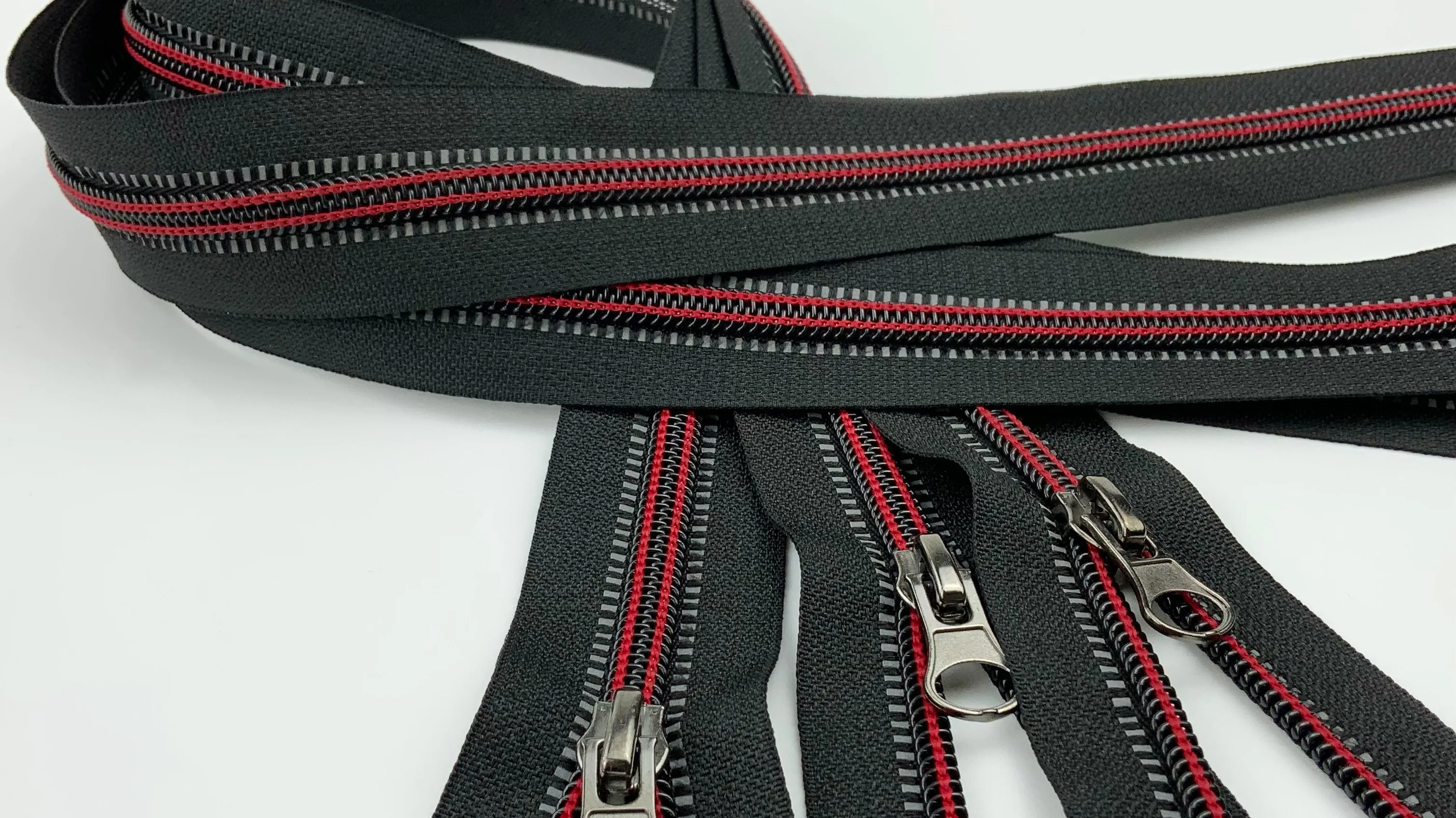 Garment Zipper Wholesale Clothing Processing Accessories Black Red