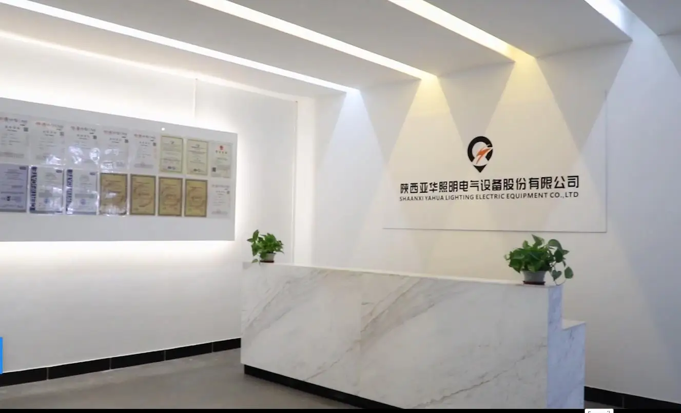 স্বয়ংক্রিয় সৌর LED স্ট্রিট লাইট অ্যালুমিনিয়াম খাদ শরীর 180Lm/W 2