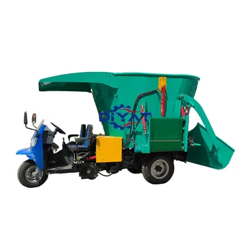 High efficiency moving dairy cow goat farms vertical TMR mixers with powerful diesel engine