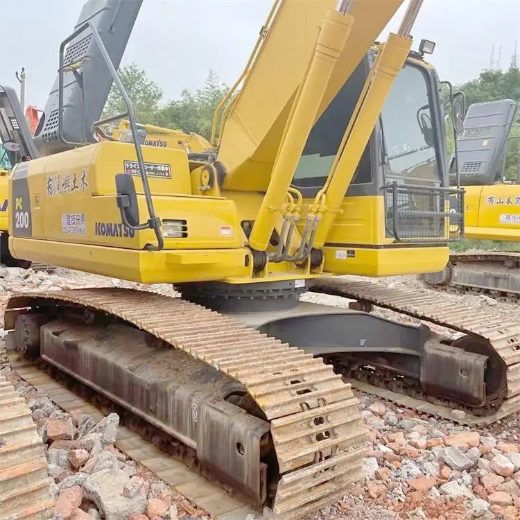 Used Komatsu PC200-8 Excavator with 19.9 Ton Operating Weight and 0.8 m³ Bucket Capacity 2021 Year Model