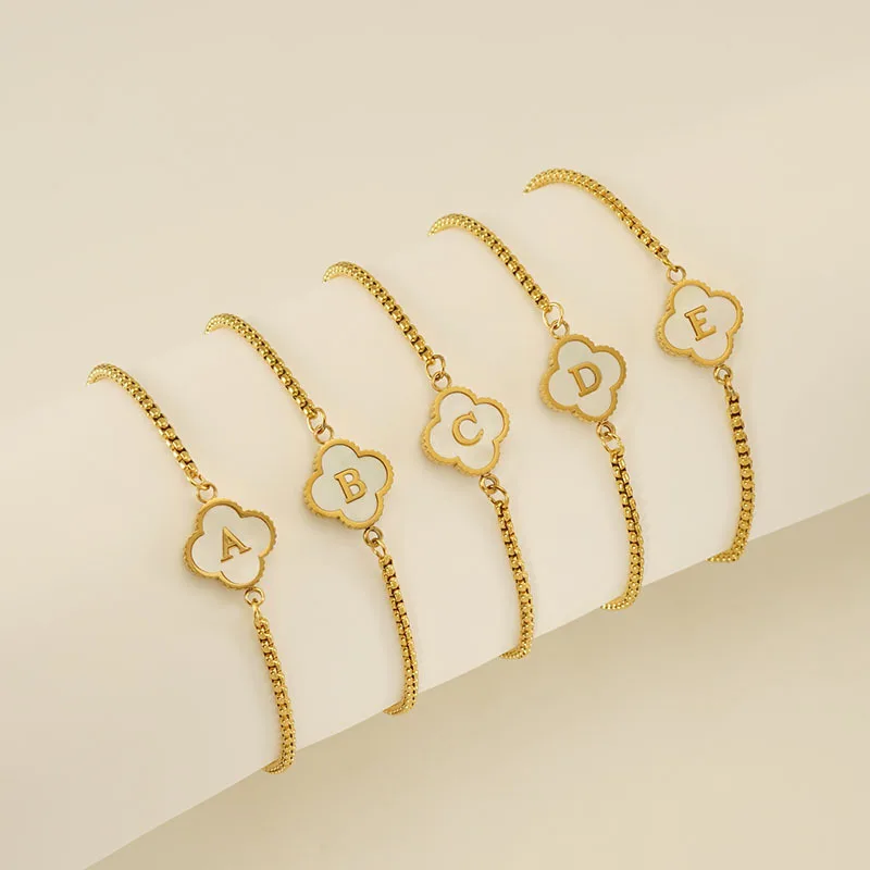 18K Gold Plated Waterproof Stainless Steel Chain Bracelet Trendy Four Leaf Clover Initial Letter Shell Bracelet