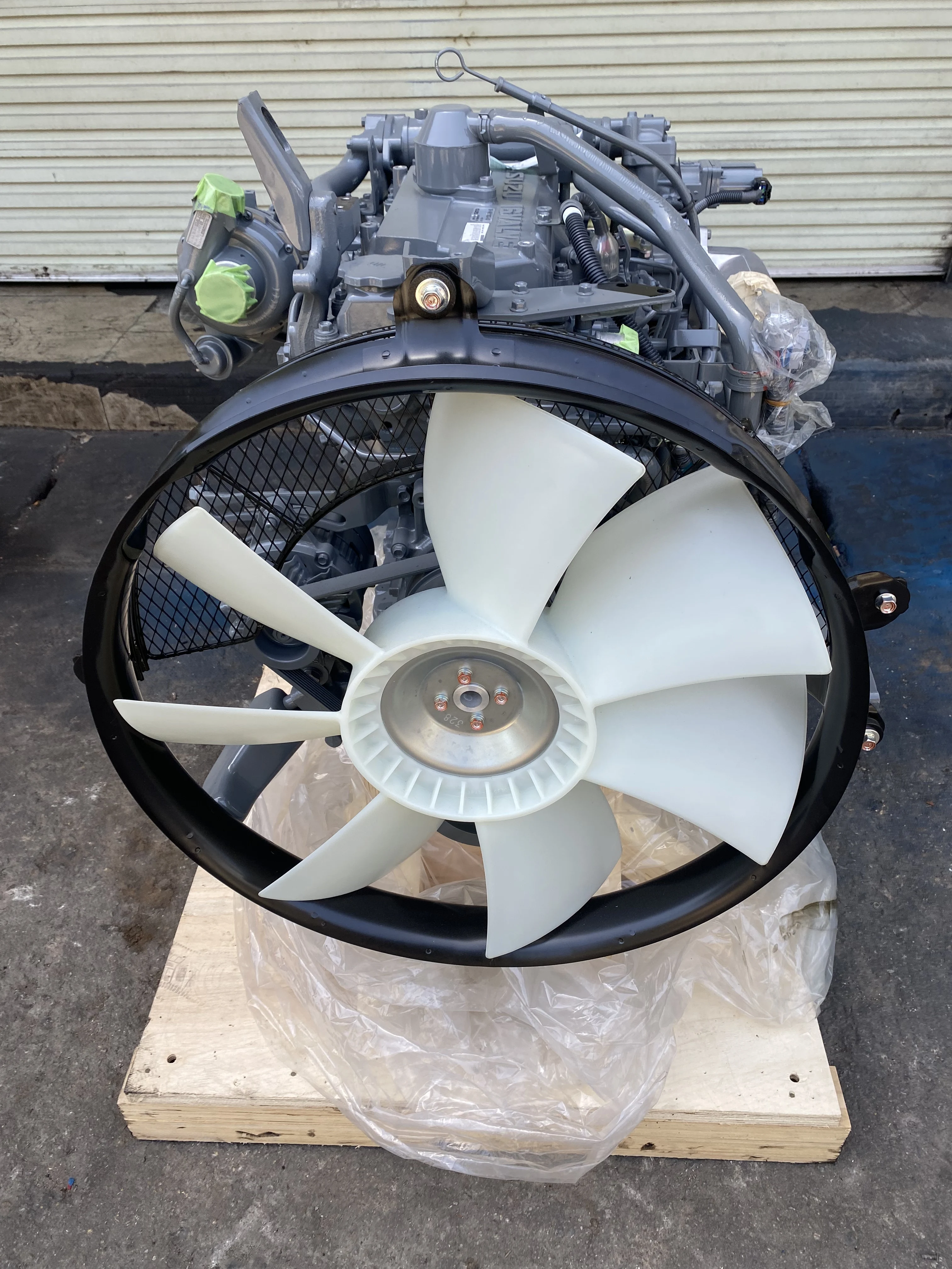New Hitachi Excavator 4HK1 Engine for Isuzu High Quality