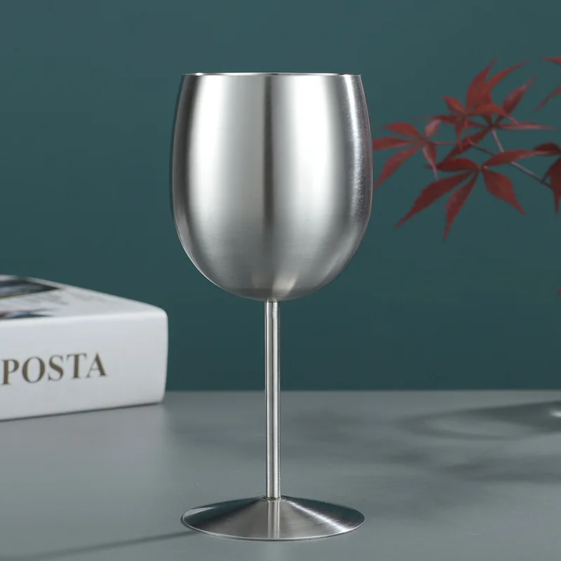 Elegante set di bicchieri da vino in metallo da 4 pezzi, argento: infrangibile ed elegante per gli amanti del vino, robusto, rinfrescante e per i momenti speciali - Elettronica, Tecnologia e Tendenze
