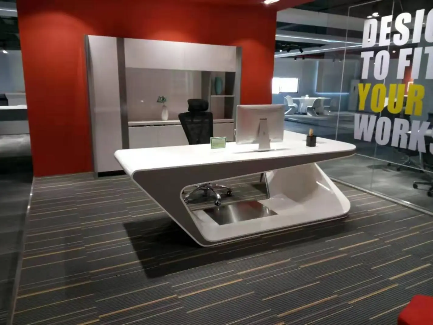 Luxury Office Furniture High-Gloss Executive MDF Wood Desk for CEO Boss Senior Managers Contemporary Style for Home Villa