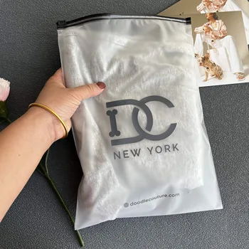 Printed Logo Resealable Poly Pe Clothing T-Shirts Bag Custom Frosted Zipper Plastic Packaging Zip Lock Bag For Clothes