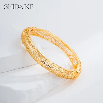 Elegant Open Design 18K Gold Plated Zircon Brass Fashion Charm Bracelet Custom Option Available for Ladies Wholesale