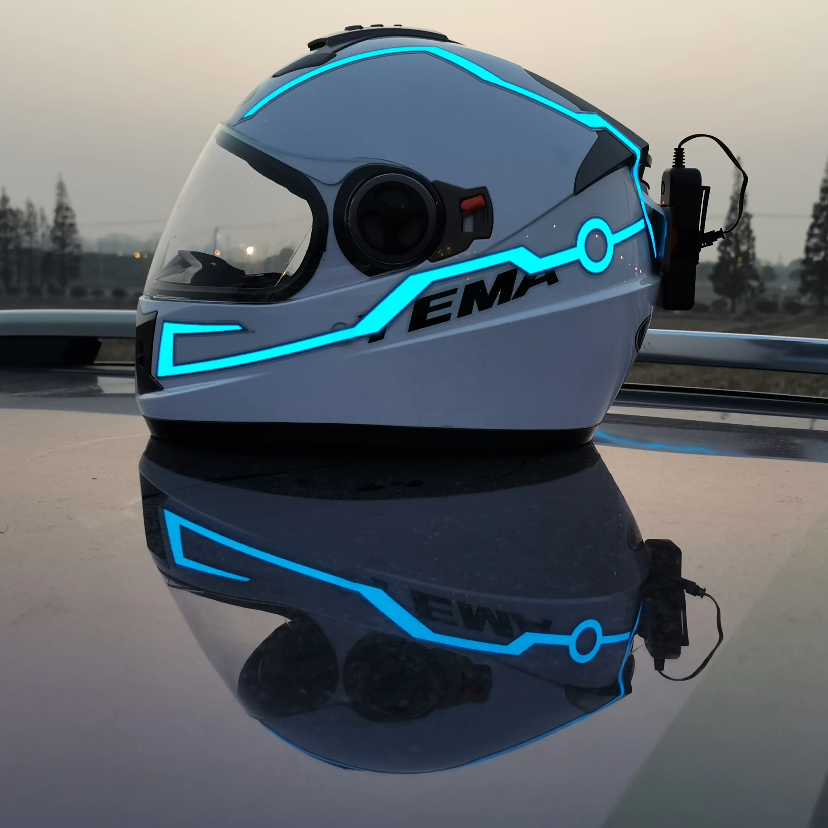 bike helmet led strip Universal Motorcycle Light Riding Signal Bar – CGMotoparts 3 lighting options Brightz HelmetBrightz LED Bike Helmet