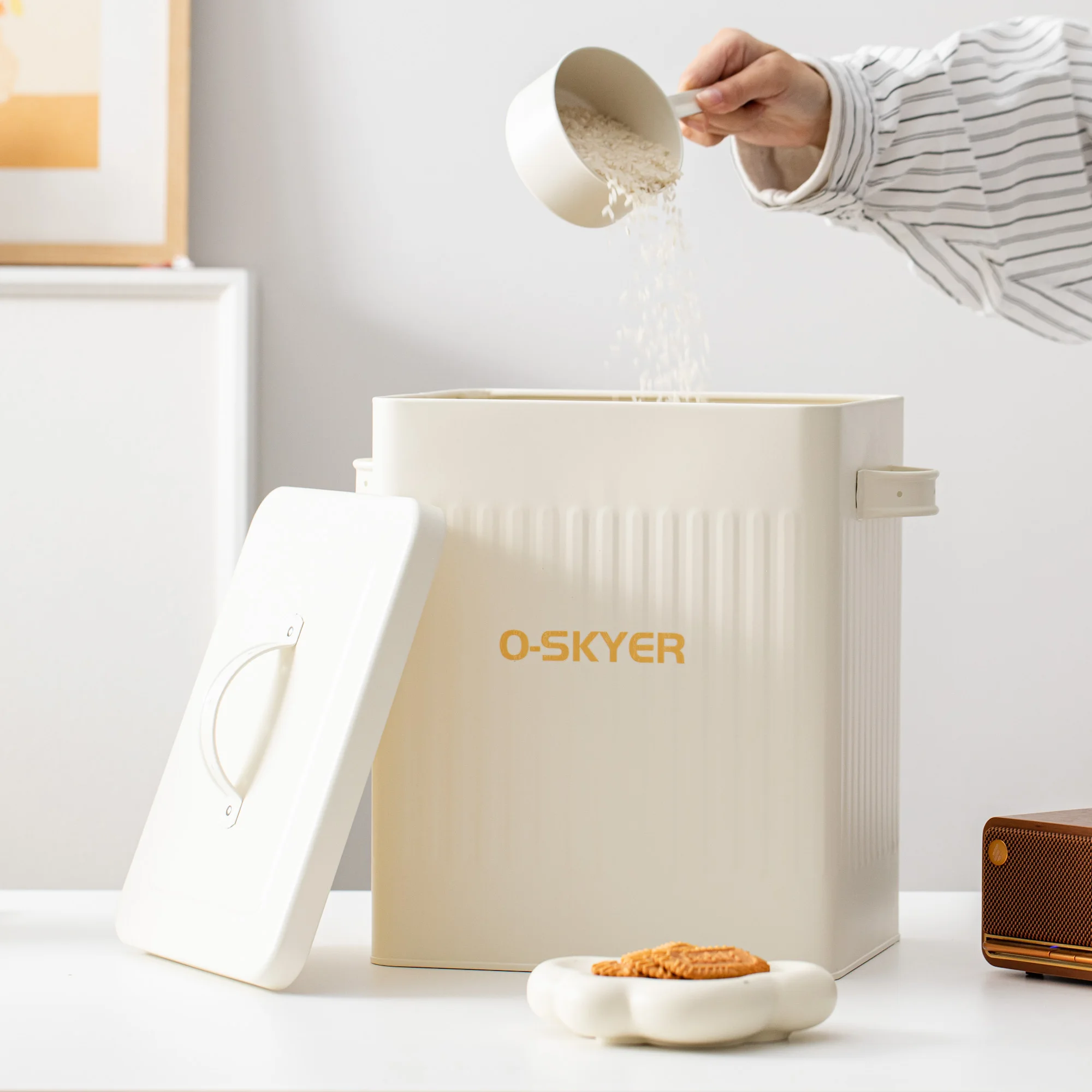 Large Sizes Kitchen Rice Bucket with Lid Sealed Moisture-proof Square Storage Bucket