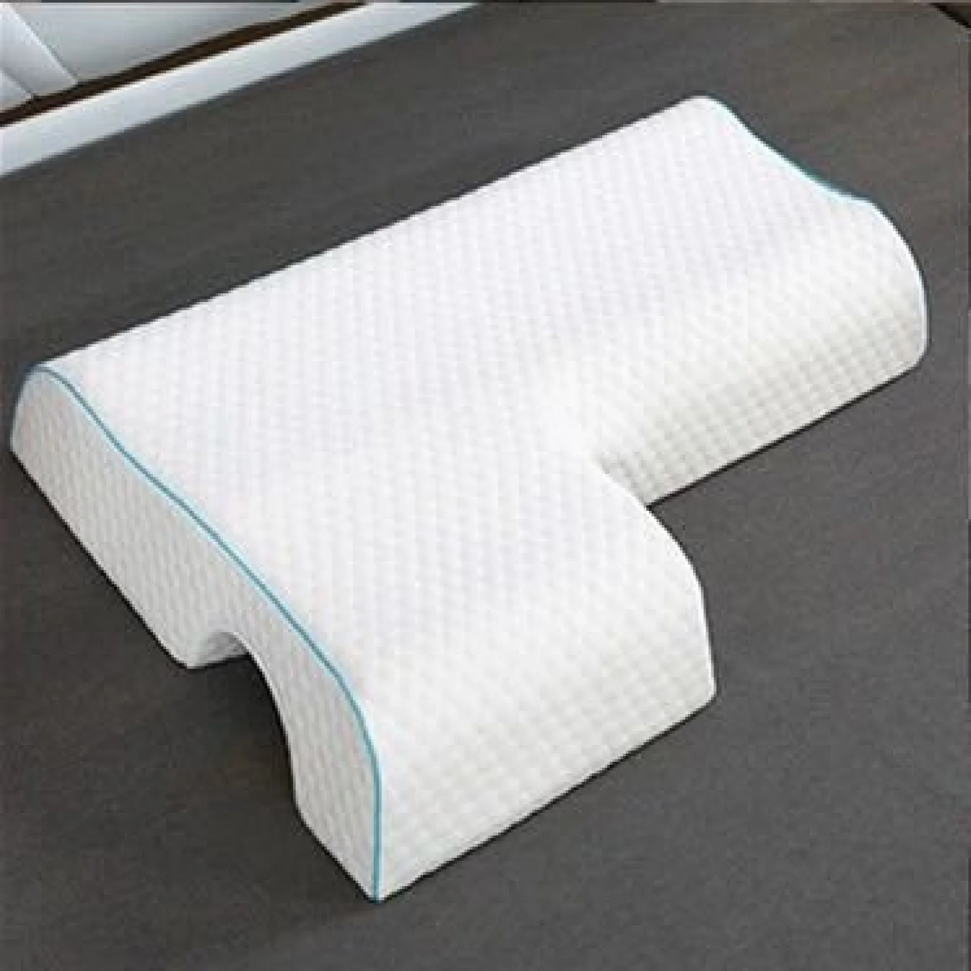 Custom Ergonomic Design High Resilience Breathable Neck Memory Foam Pillow For Couple factory