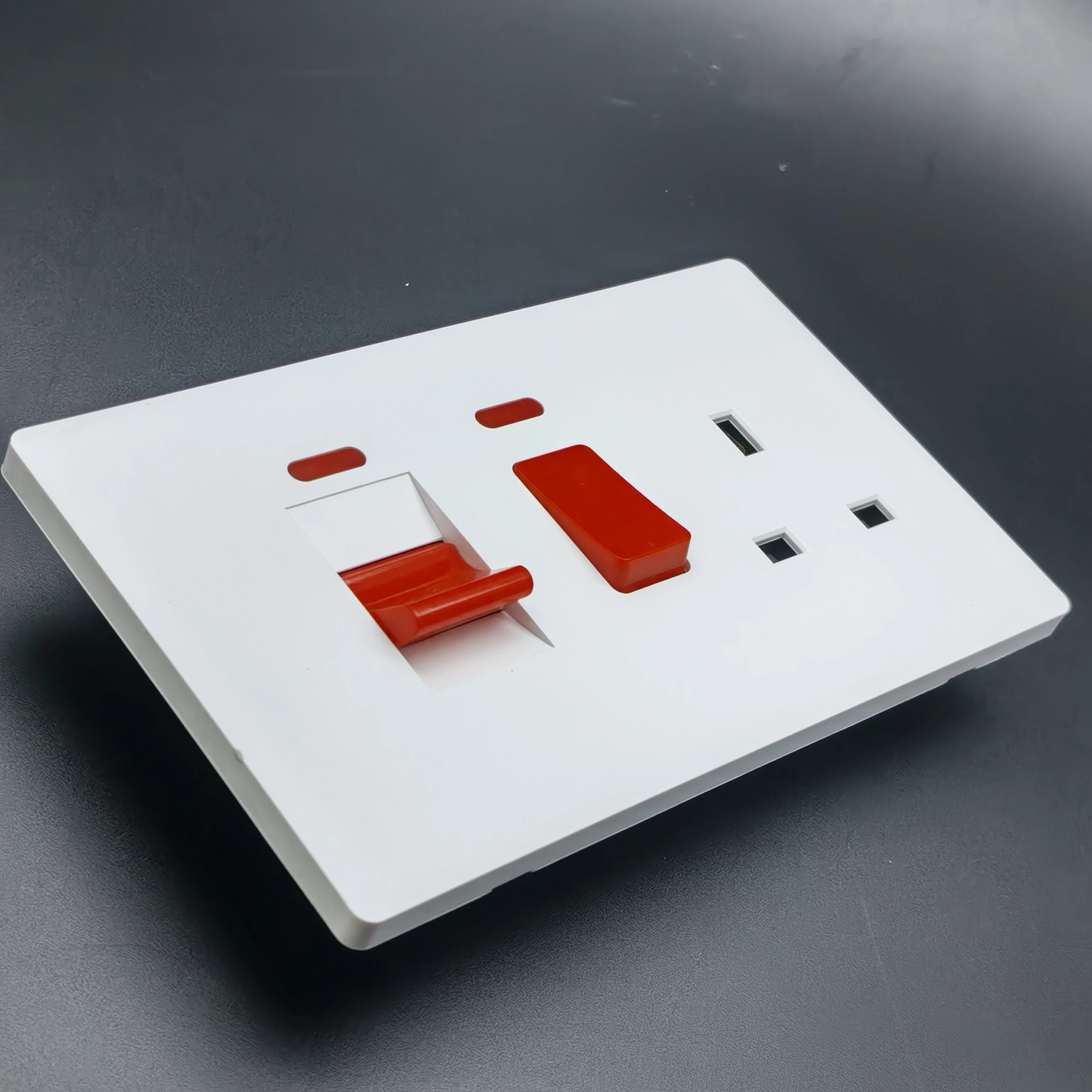 Wholesale Customized British 250V 13A UK Standard Wall Switch 15A Universal Socket Light 1 Gang 2 Way Wall Switch