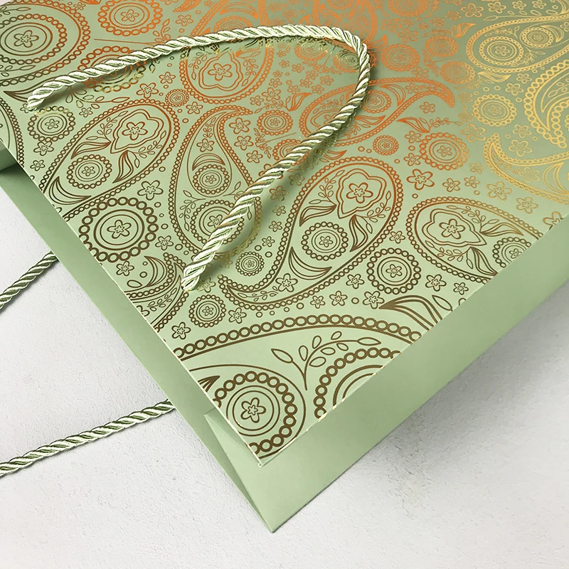 Personalised Gift Bags | Lipack Wholesale Luxury Gift Packaging Bag Hot Stamping Paper Bags For Shopping 4