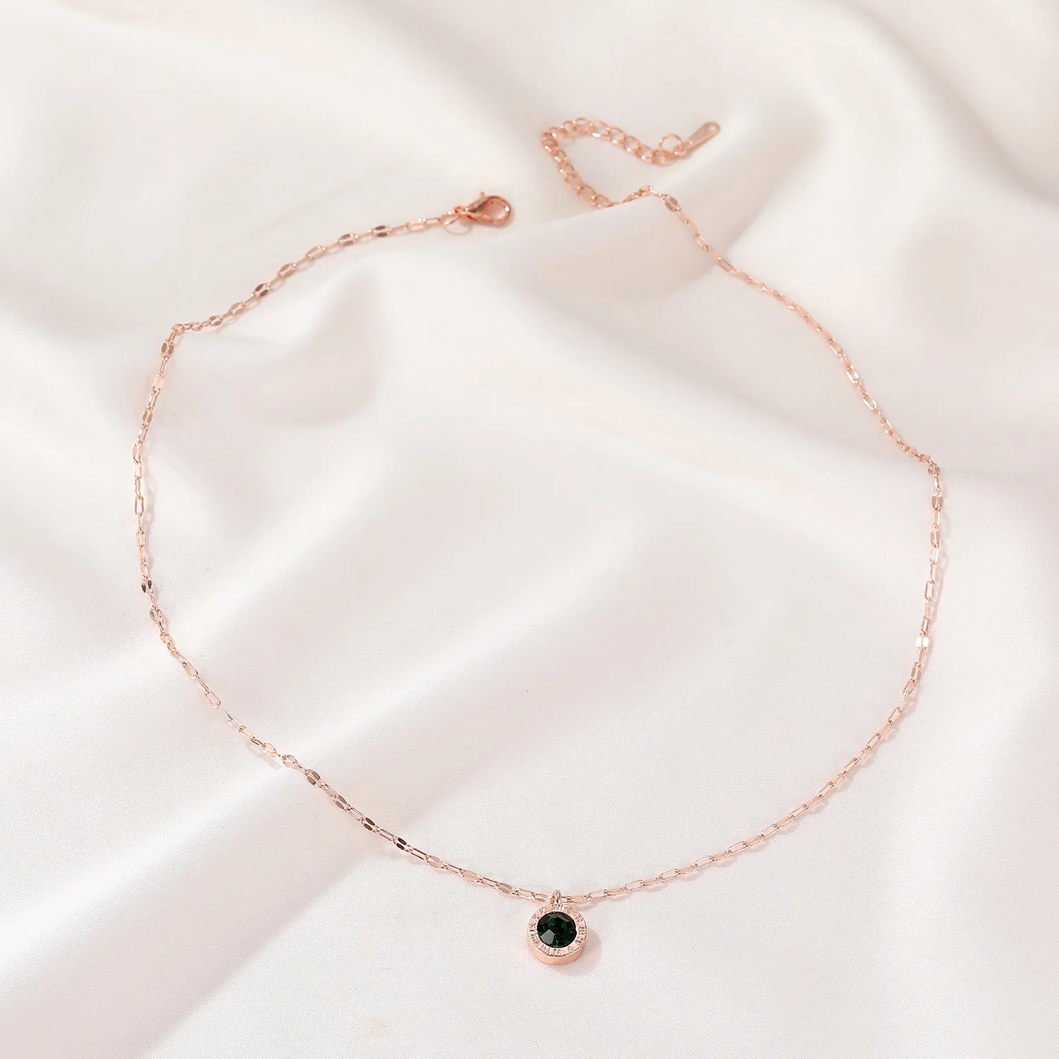 Retro Creative Roman Numerals Green Crystal Pendant Necklace Cold Wind Temperament Clavicle Chain Women TrendJewelry