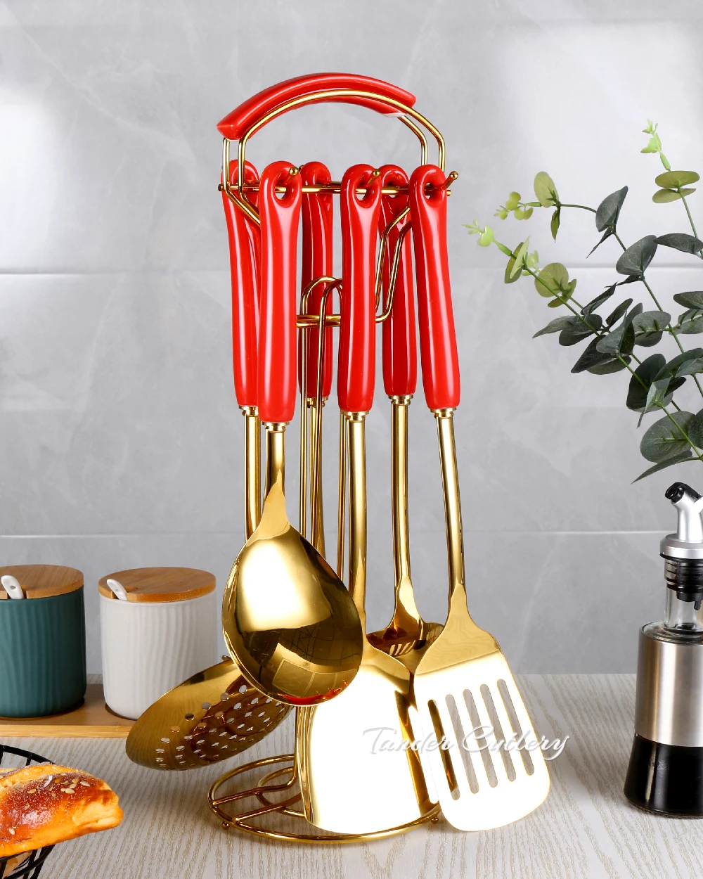 Conjunto de utensílios de cozinha dourados com cabos cerâmicos_voghion.com