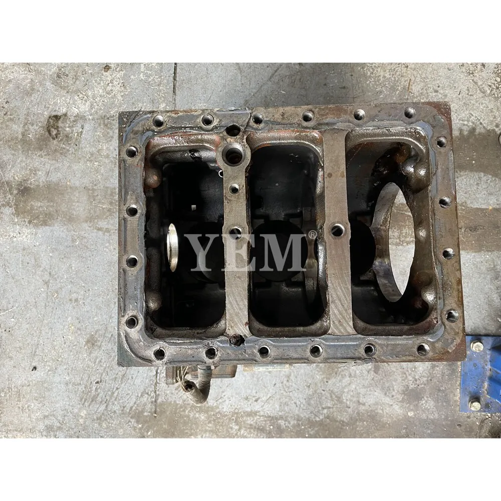 Brand New D1803 Cylinder Block Fit for Kubota D1803 Engine. 3