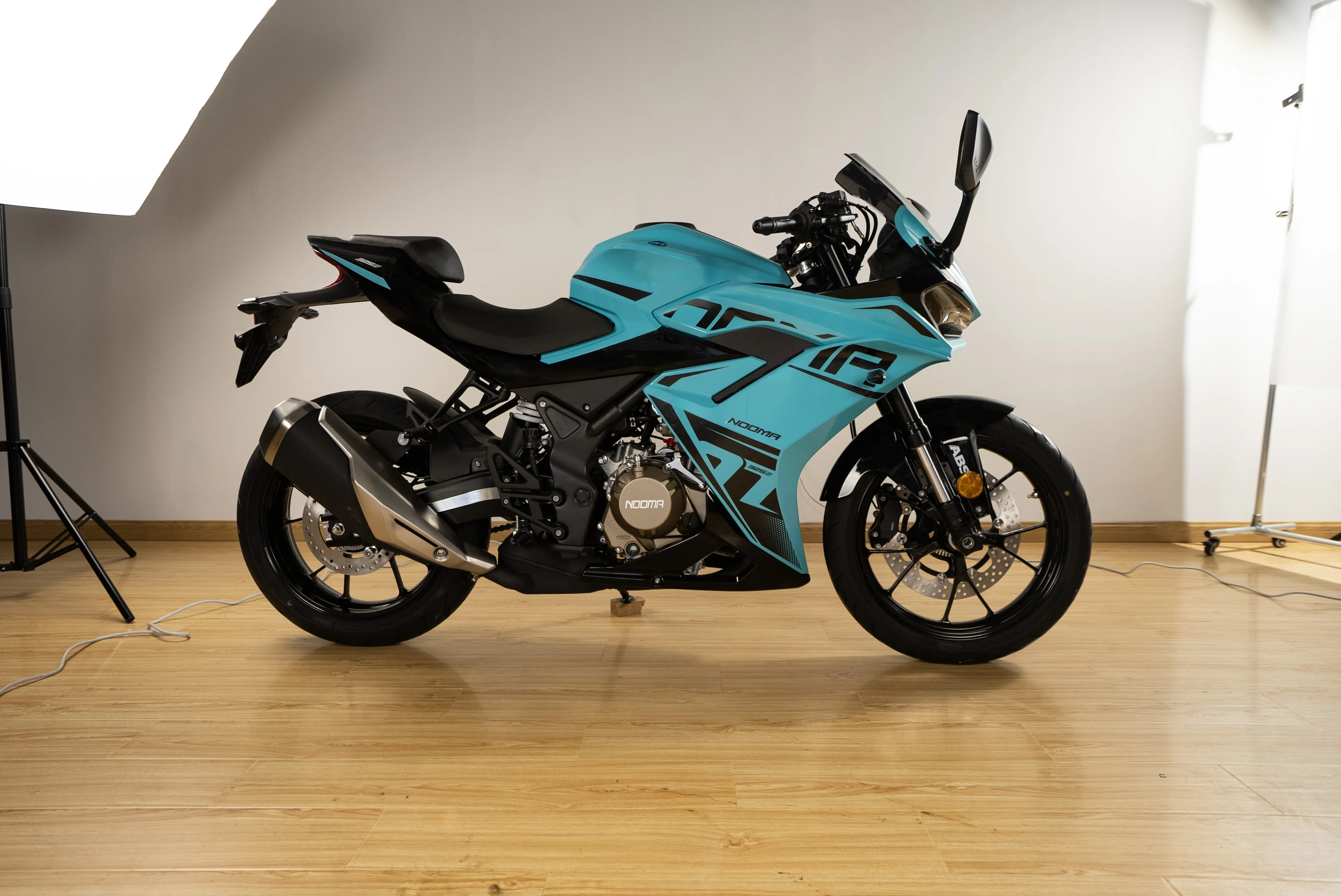 Factory Supply Fast 325CC Gasoline Sport Motorcycle, Max Speed