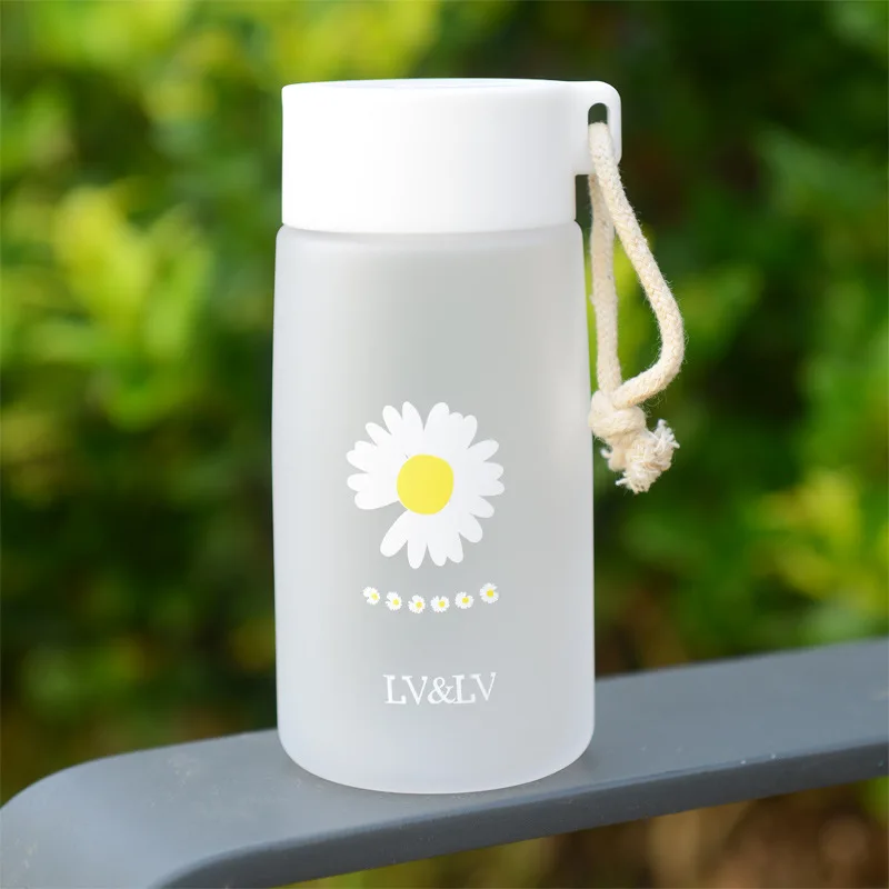 480ml Small Daisy Transparent Plastic Water Bottles BPA Free Creative  Frosted Water Bottle With Portable Rope Travel Tea Cup