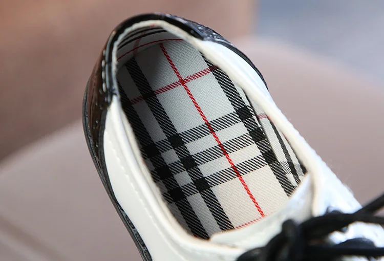 Новый дизайн красивая черная кожаная школьная обувь для детей мальчиков и девочек