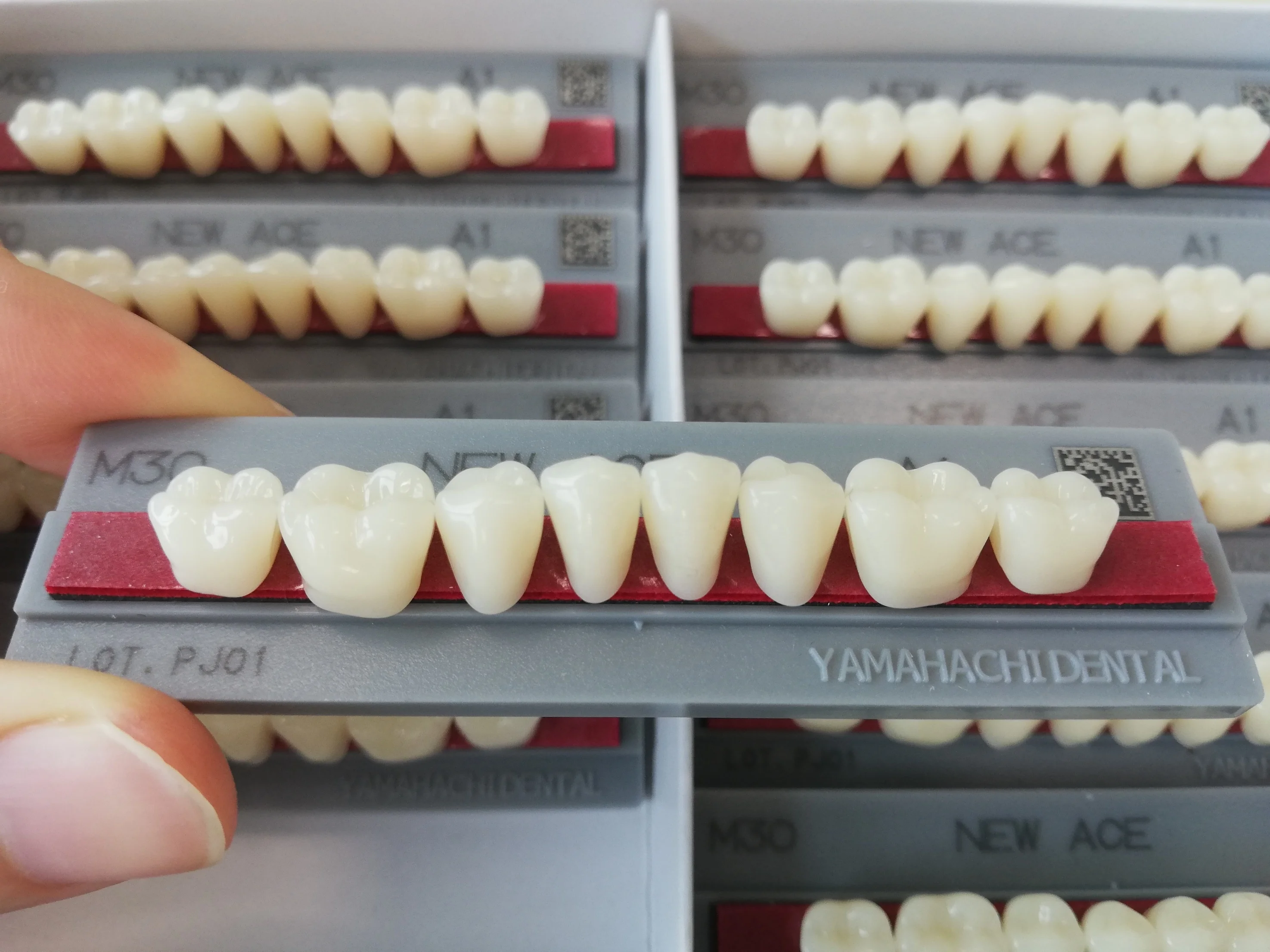 Зубы искусственные пластмассовые Нью айс купить