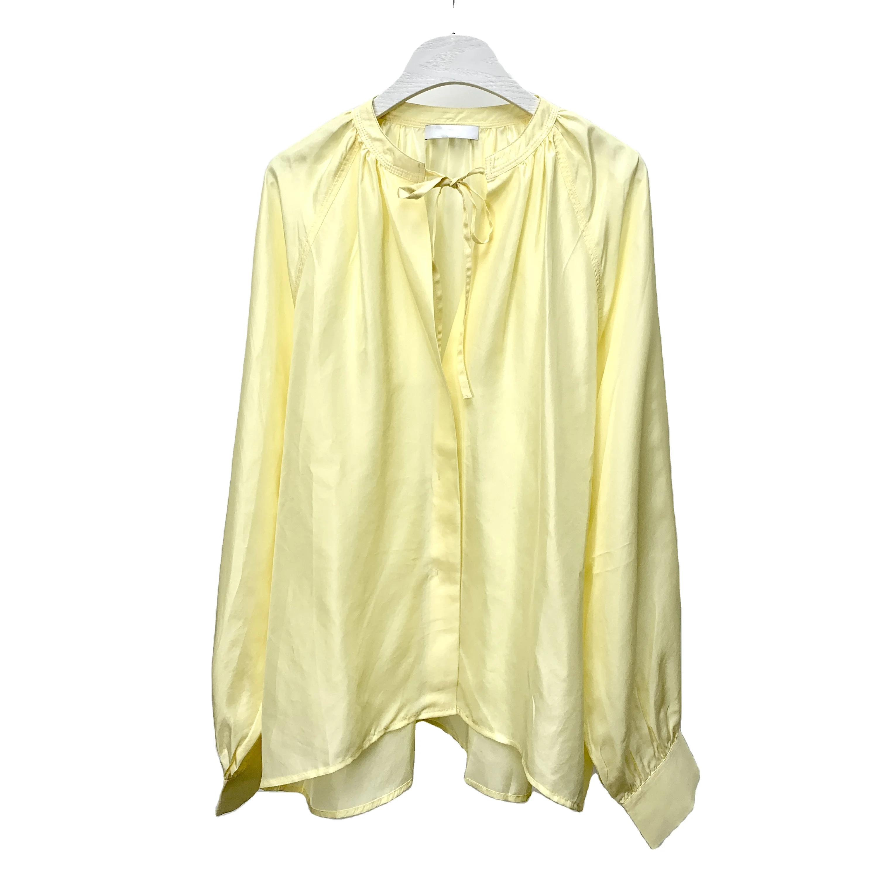 blusa seda amarela