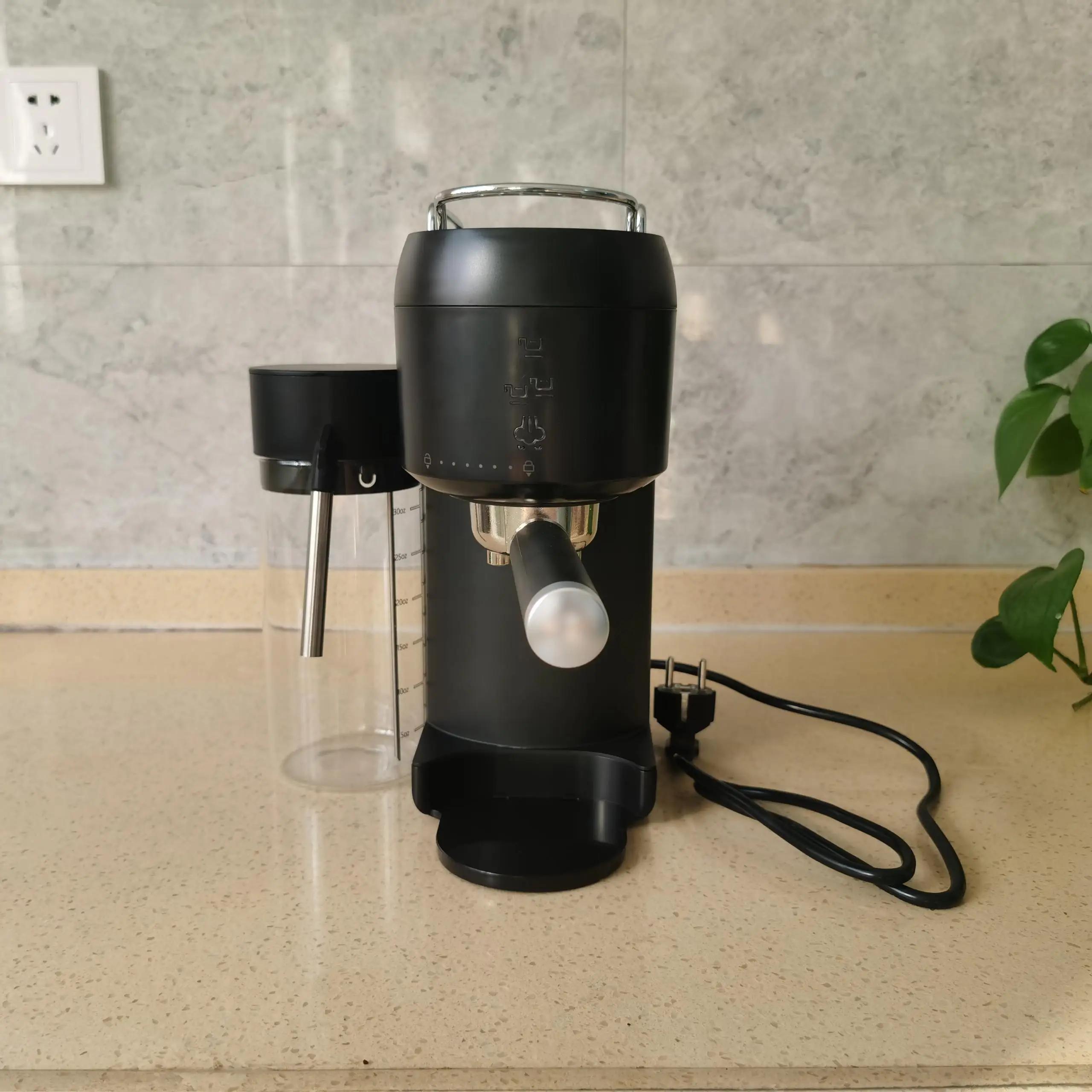 Tè e caffè: macchine per il caffè e per il tè, caffettiere, bollitori, accessori e ricambi