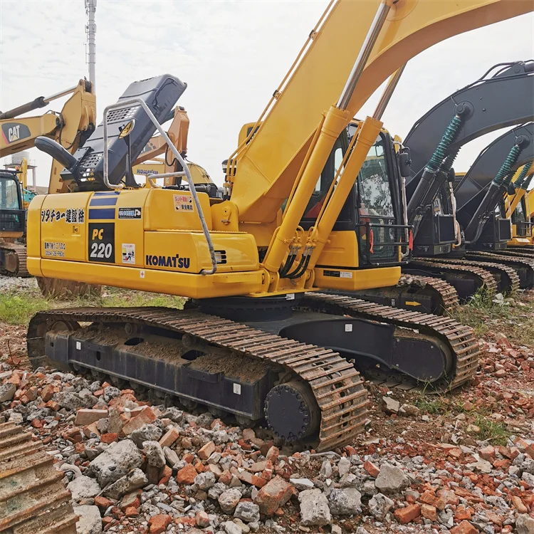 Original Japan Komatsu PC220 Excavator 22 Ton Crawler with 23 KG Operating Weight and 1 Bucket Capacity