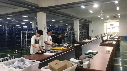Yiwu Fuxin Trade Co., Ltd. 2