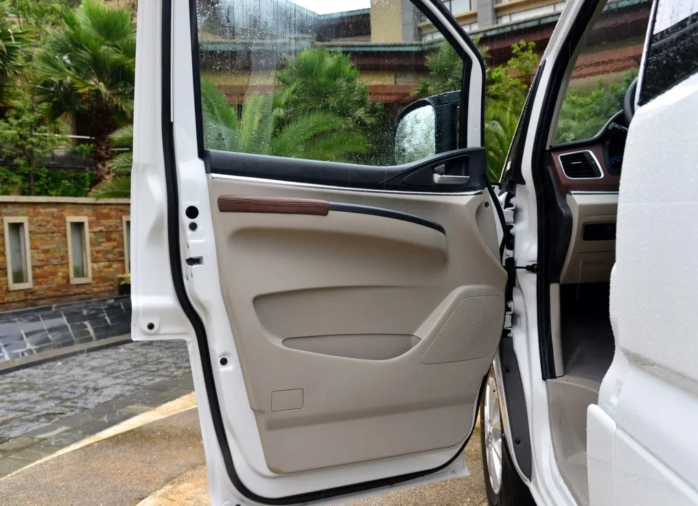 Полезный китайский dongfeng M5 ev mpv с роскошным грузовым фургоном