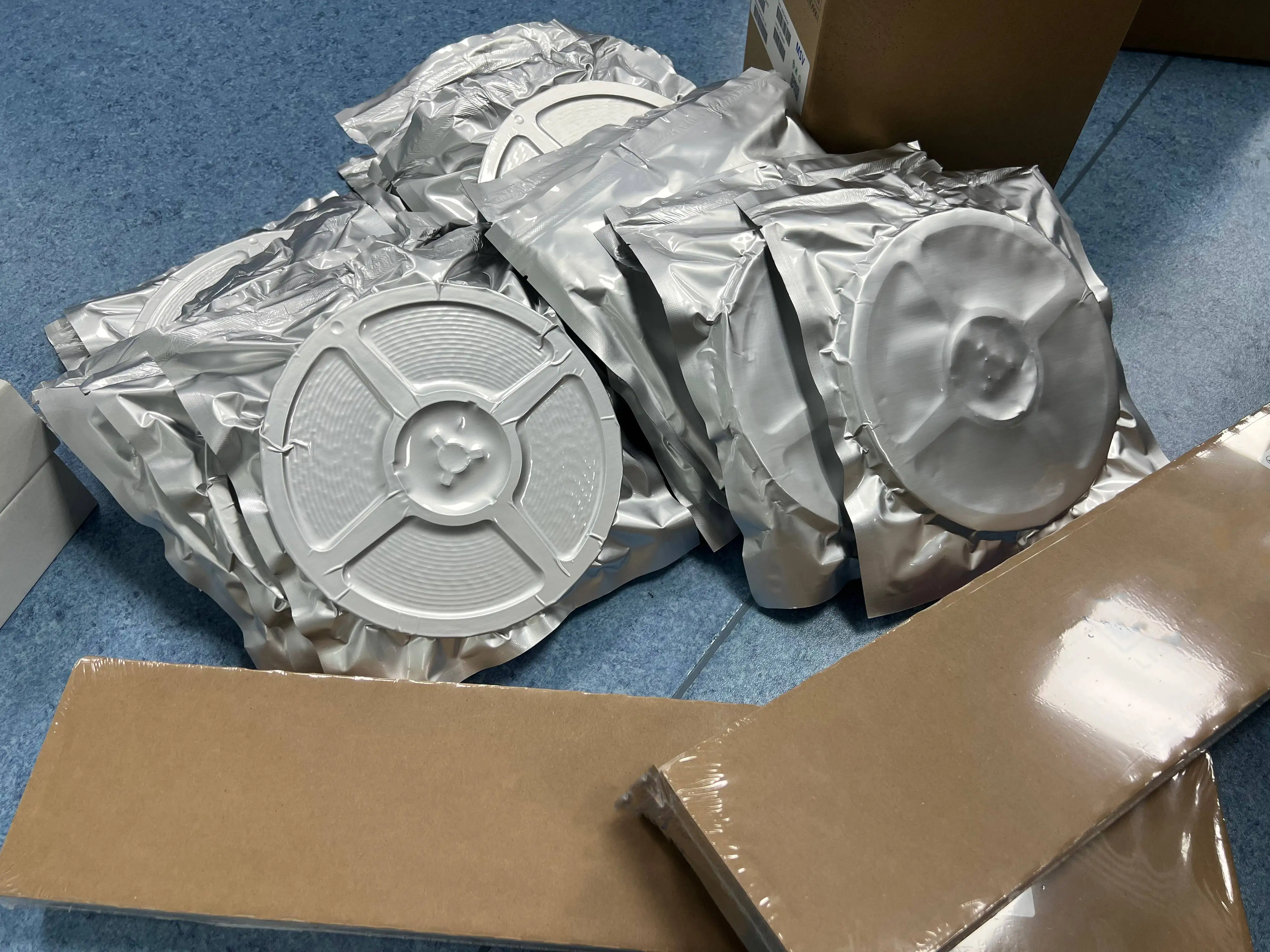 Ad7441brtz-r2 New Original Adc,Sar,10-bit,Serial Access Integrated ...