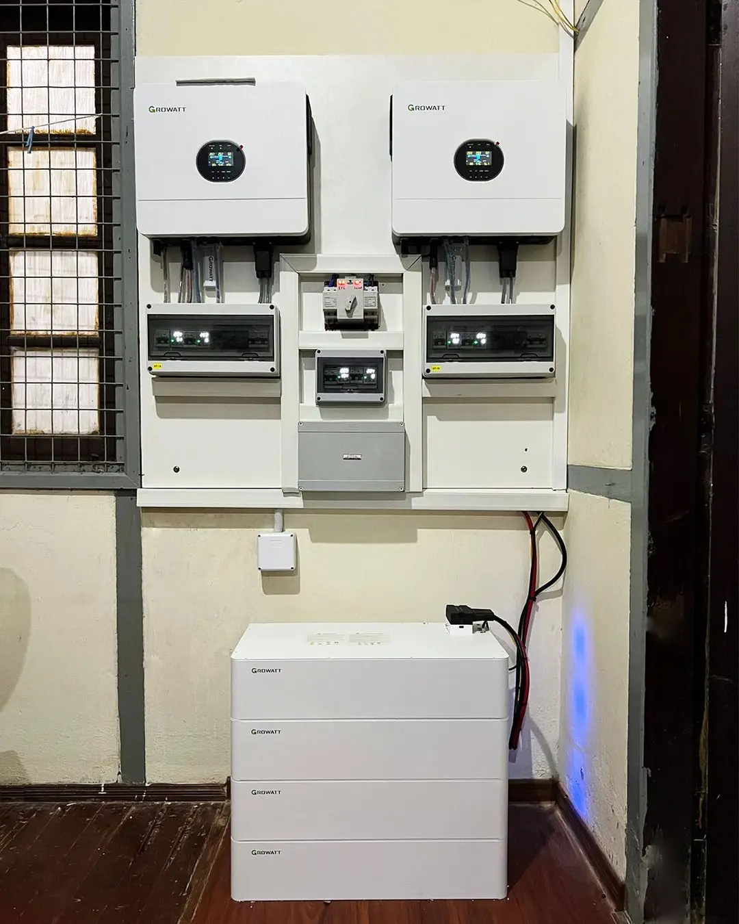 Growatt 6kW Hybrid Inverter Solar System SPF 6000 ES PLUS with Wifi ...