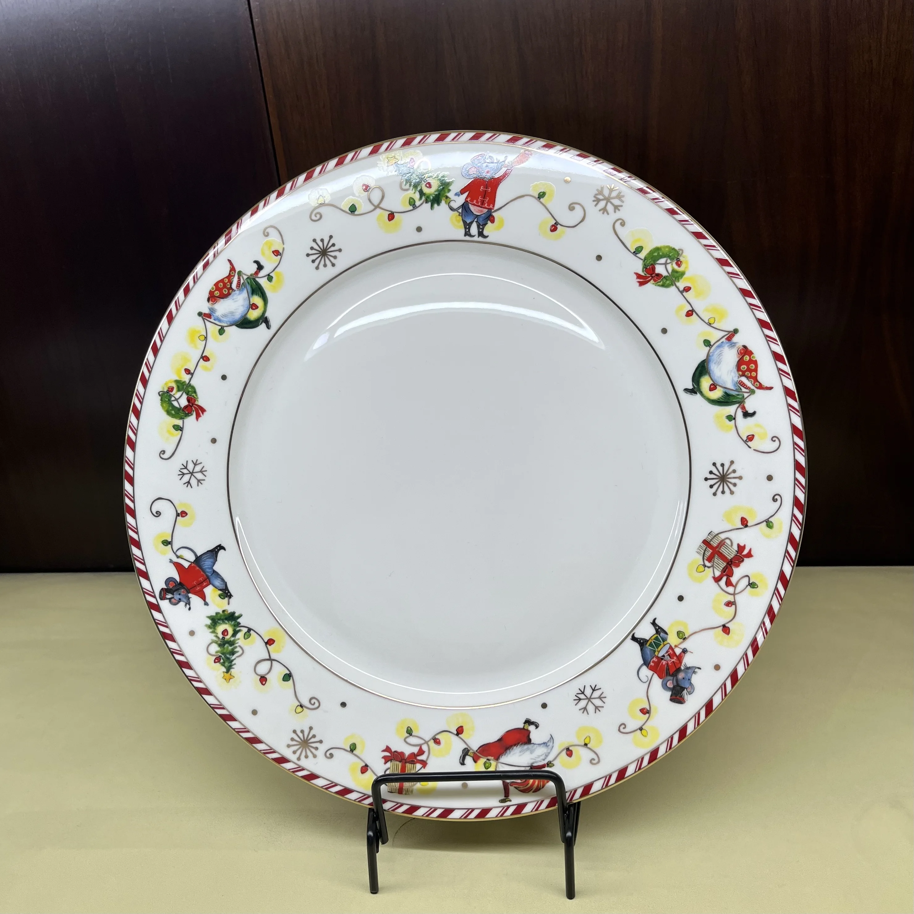 Taohui Toy's Delight Dinner Plate Set, Porcelain, White/Red Dish Plates manufacture