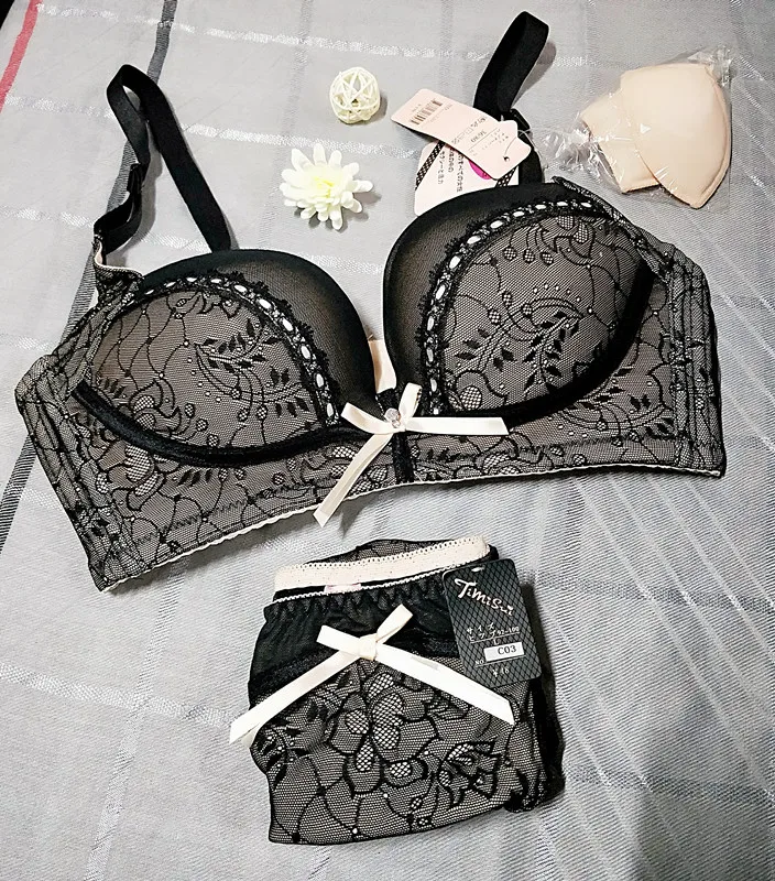 ladies bra and pants set