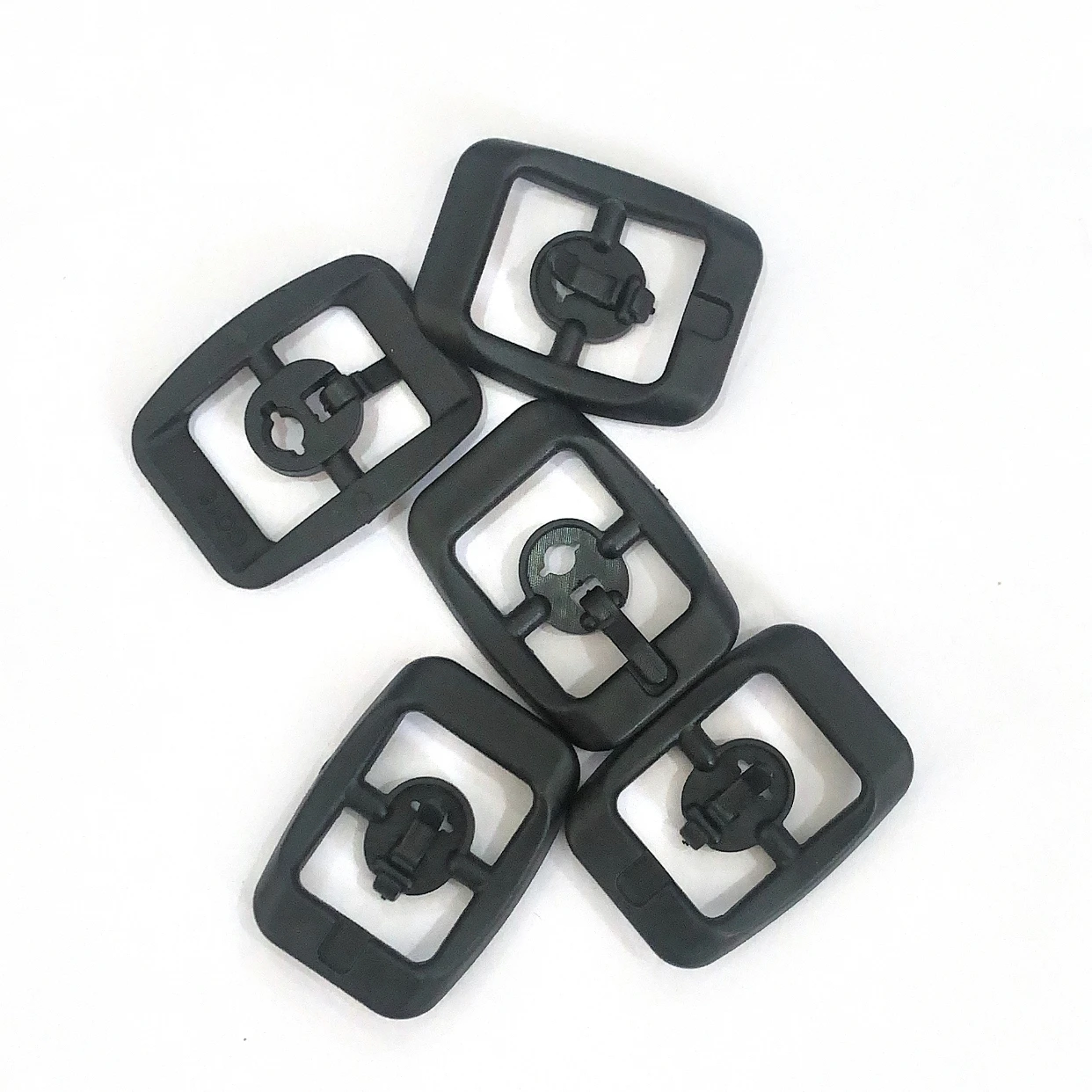 Женские шлепанцы с