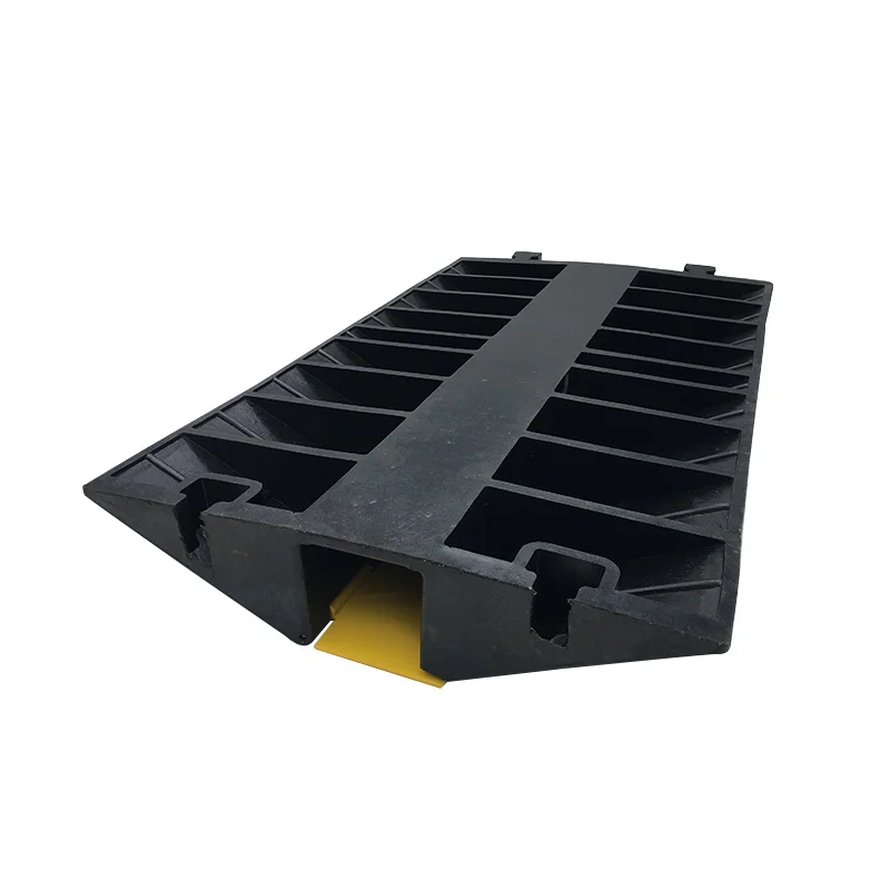 Heavy Duty Rubber Cable Hump Channel Protectors 1-Channel Cable Ramp Guards Construction Speed Bumps Floor Protective Cover factory